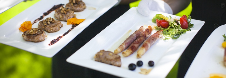 Od prvého momentu až do konca sme tu pre Vás. Firemny catering. Na úrovni.